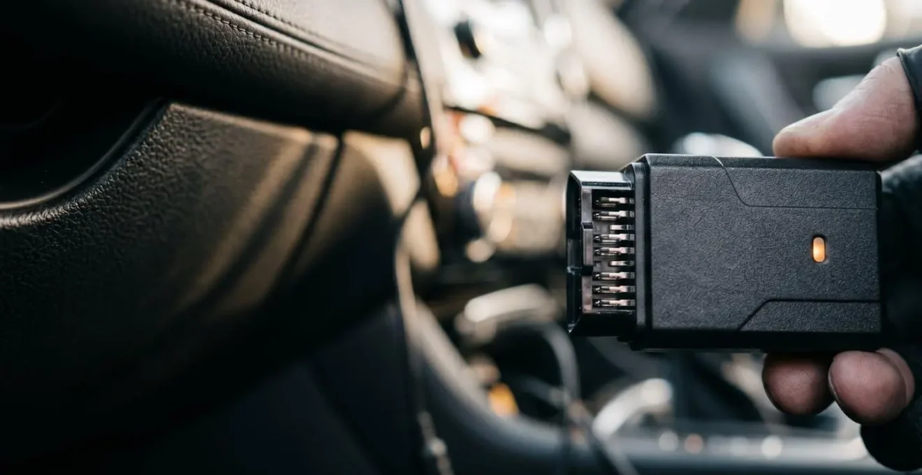 Boîtier télématique connecté pour assurance auto au kilomètre