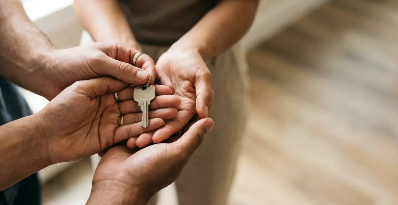 Illustration symbolique de la responsabilité solidaire en colocation pour l'assurance habitation